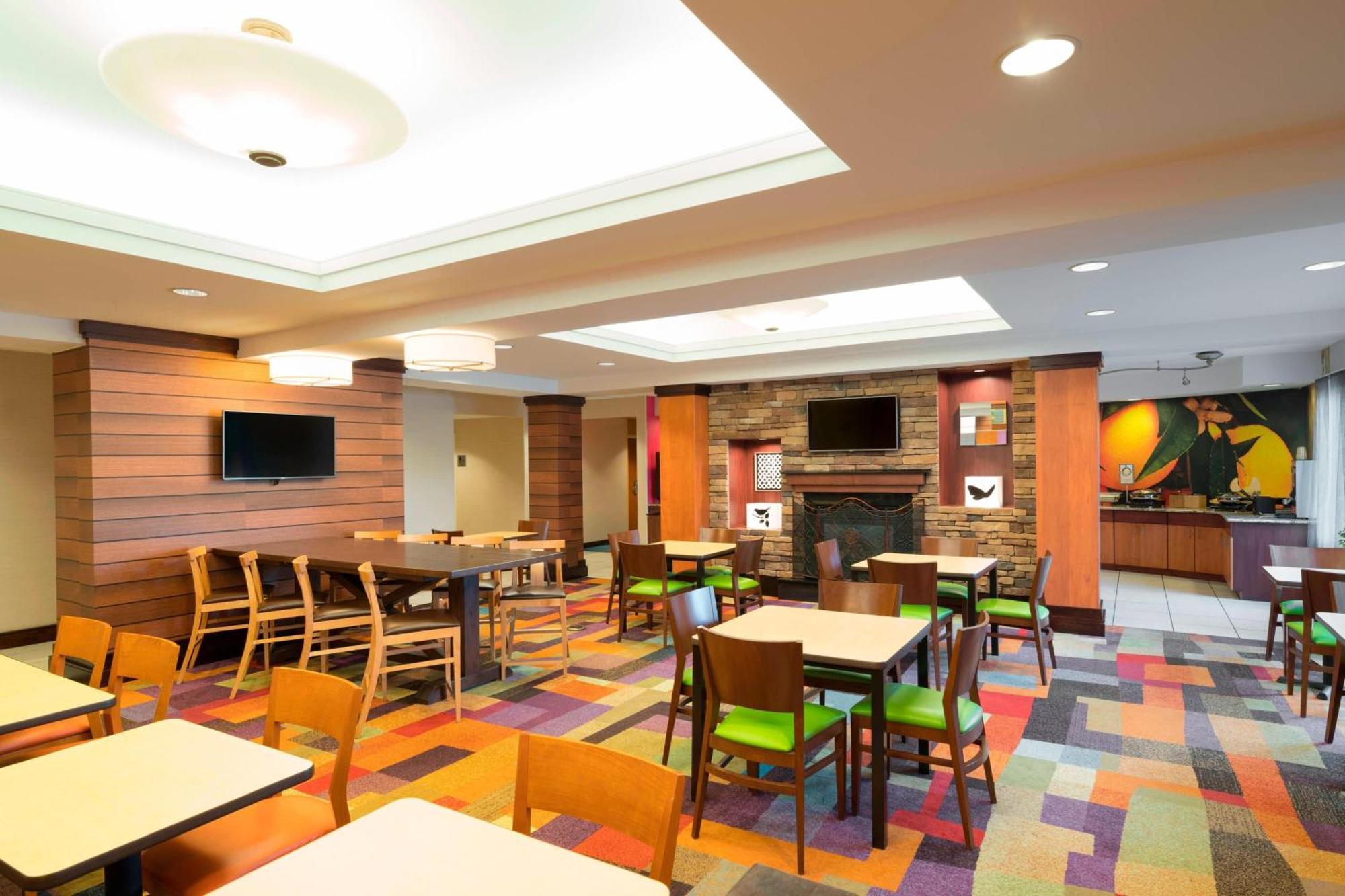 Fairfield Inn & Suites By Marriott State College Esterno foto