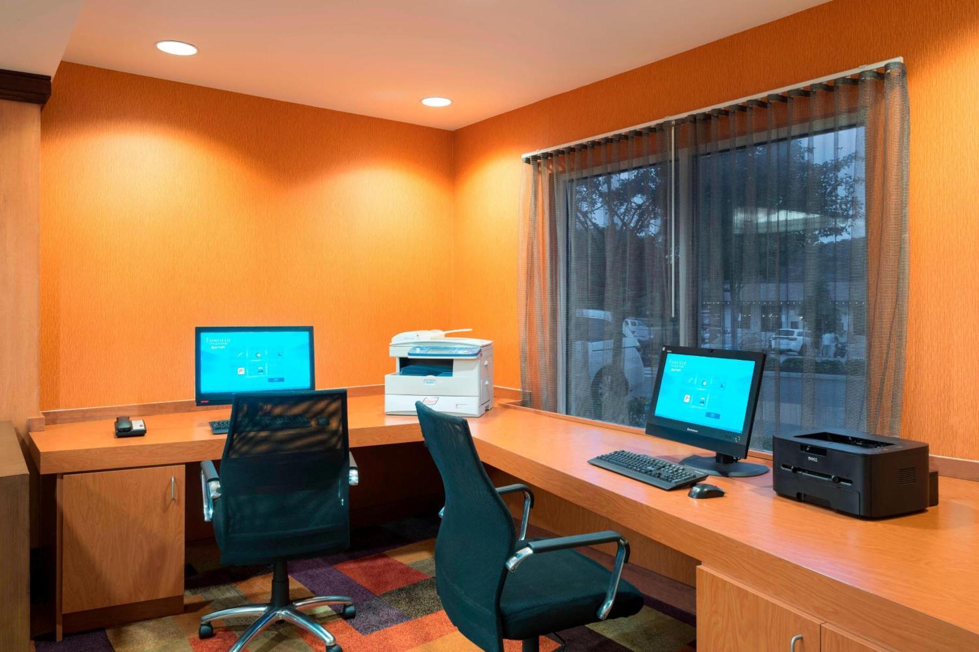 Fairfield Inn & Suites By Marriott State College Esterno foto