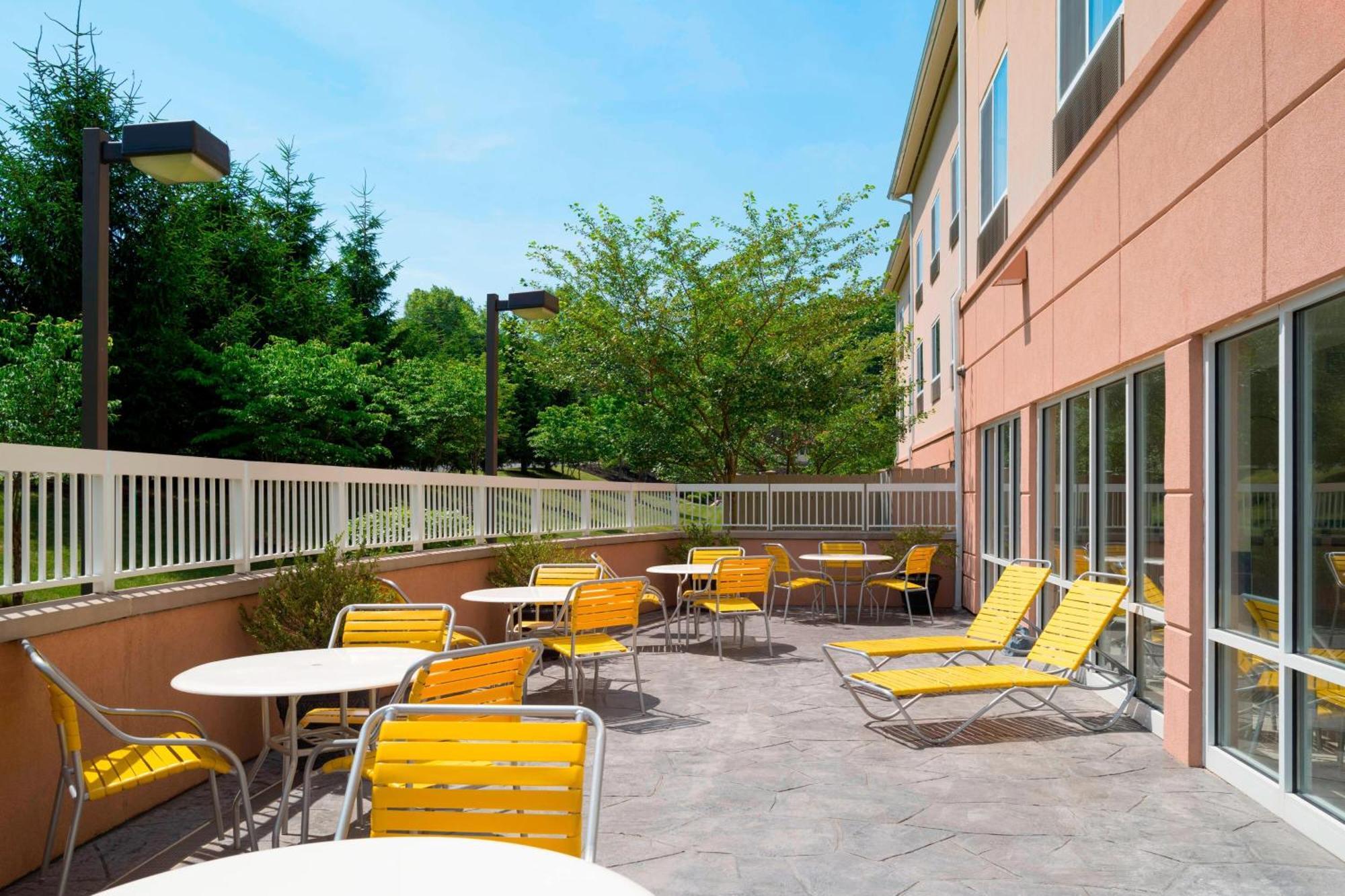Fairfield Inn & Suites By Marriott State College Esterno foto