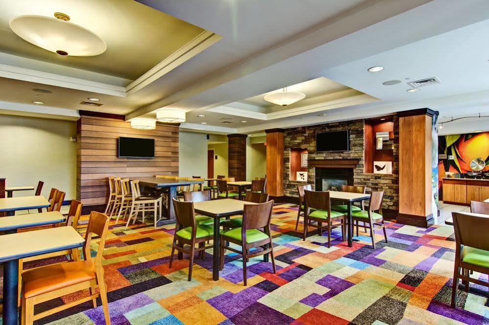 Fairfield Inn & Suites By Marriott State College Esterno foto